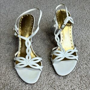 BCBGIRLS WHITE HEELED SANDALS